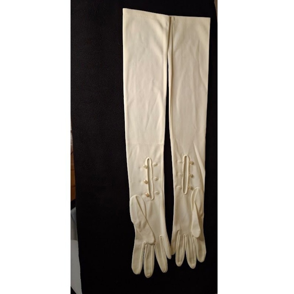 Vintage Ivory Opera Length Formal Gloves Faux Pearl Button Wrist Mousquetaire